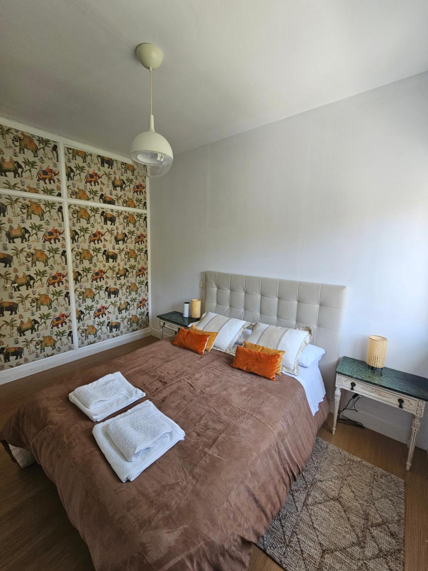 Malagueta Penthouse Premium Daire Málaga Oda fotoğraf